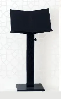 حامل خشبي أسود